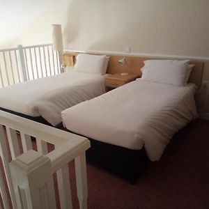 Moreton Park Hotel